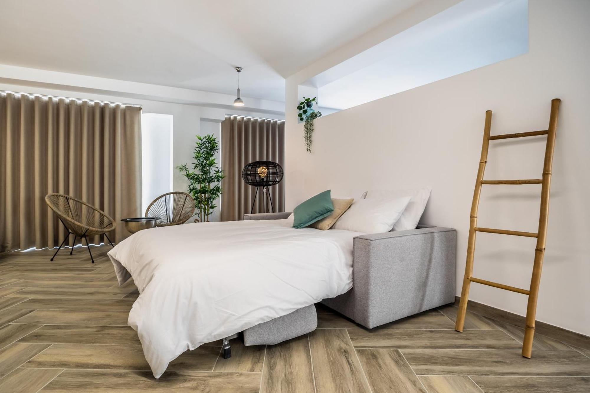 Apartment Brand New Elegantly Furnished In *
