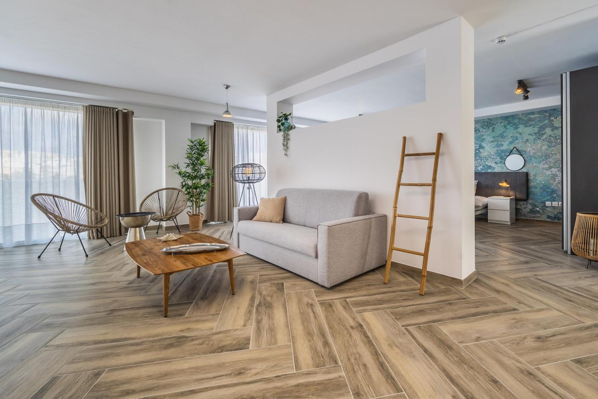 Brand New Elegantly Furnished In