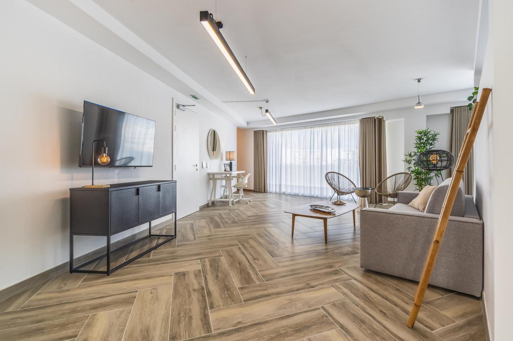 Brand New Elegantly Furnished In *