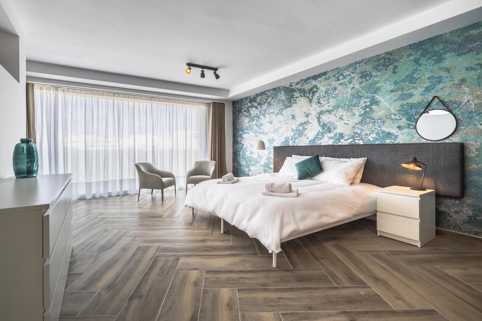 Brand New Elegantly Furnished In Apartment