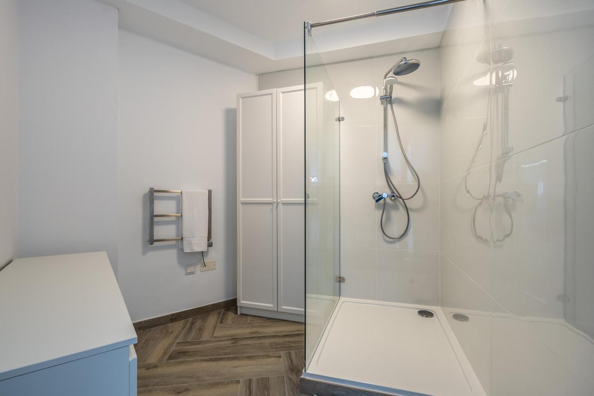 Apartment Brand New Elegantly Furnished In